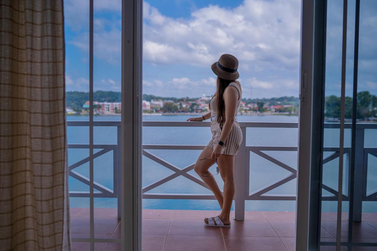 Hotel Casona Del Lago Flores Exteriör bild