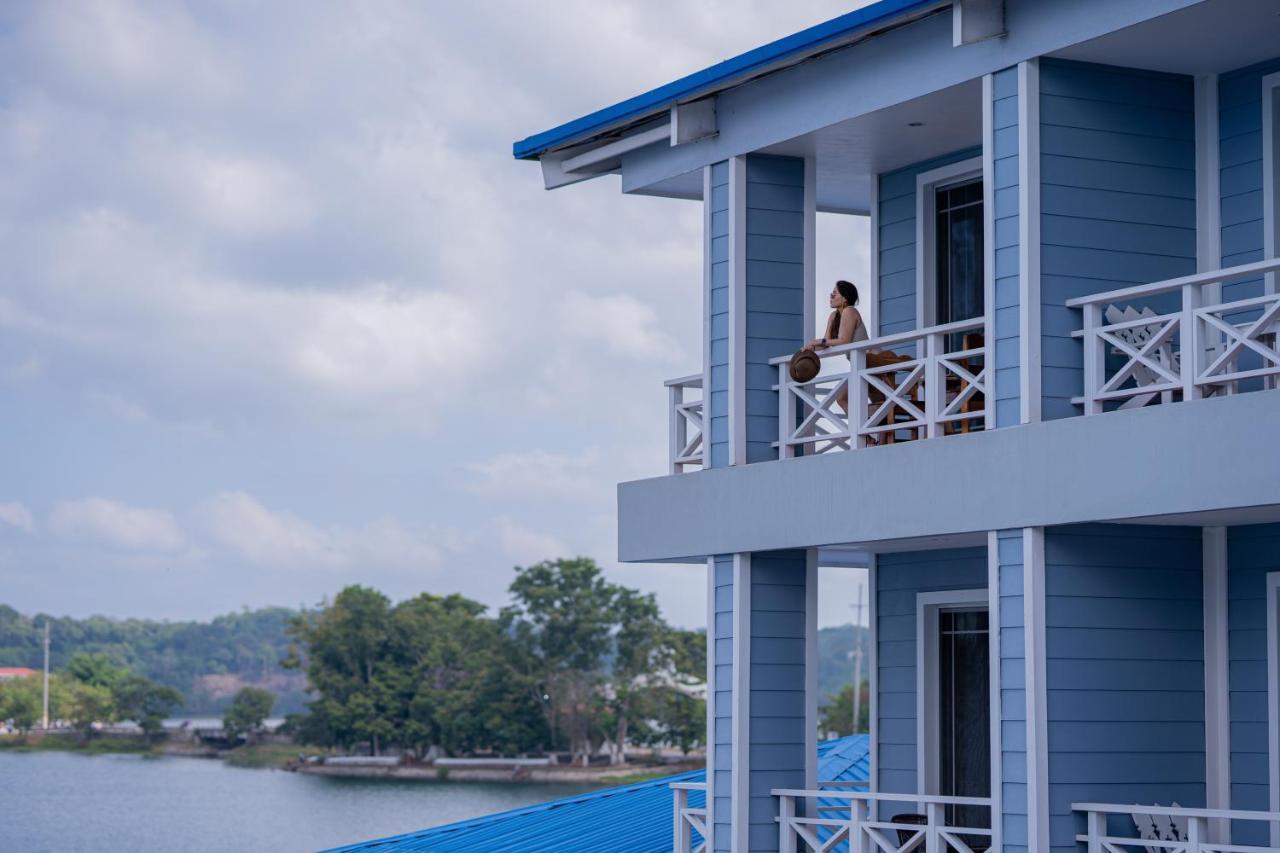 Hotel Casona Del Lago Flores Exteriör bild
