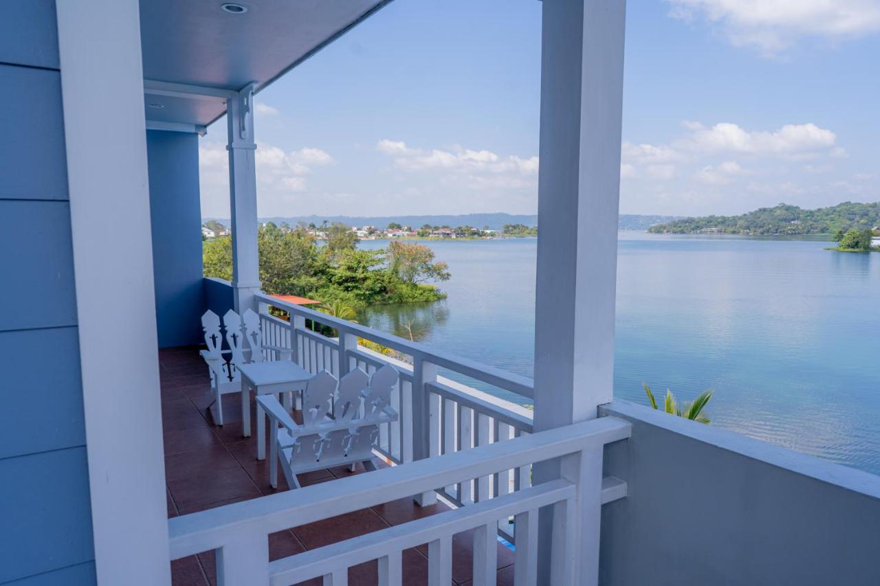 Hotel Casona Del Lago Flores Exteriör bild