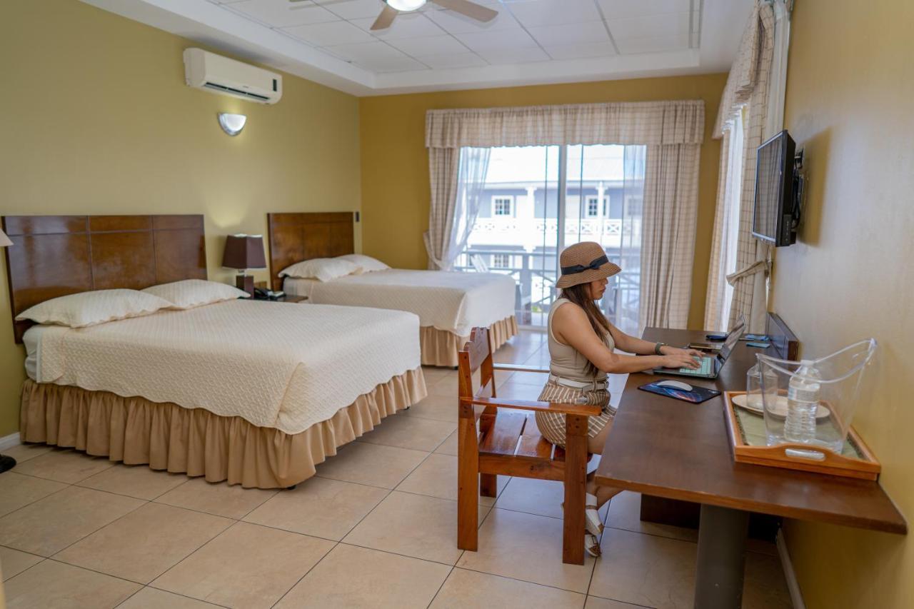 Hotel Casona Del Lago Flores Exteriör bild