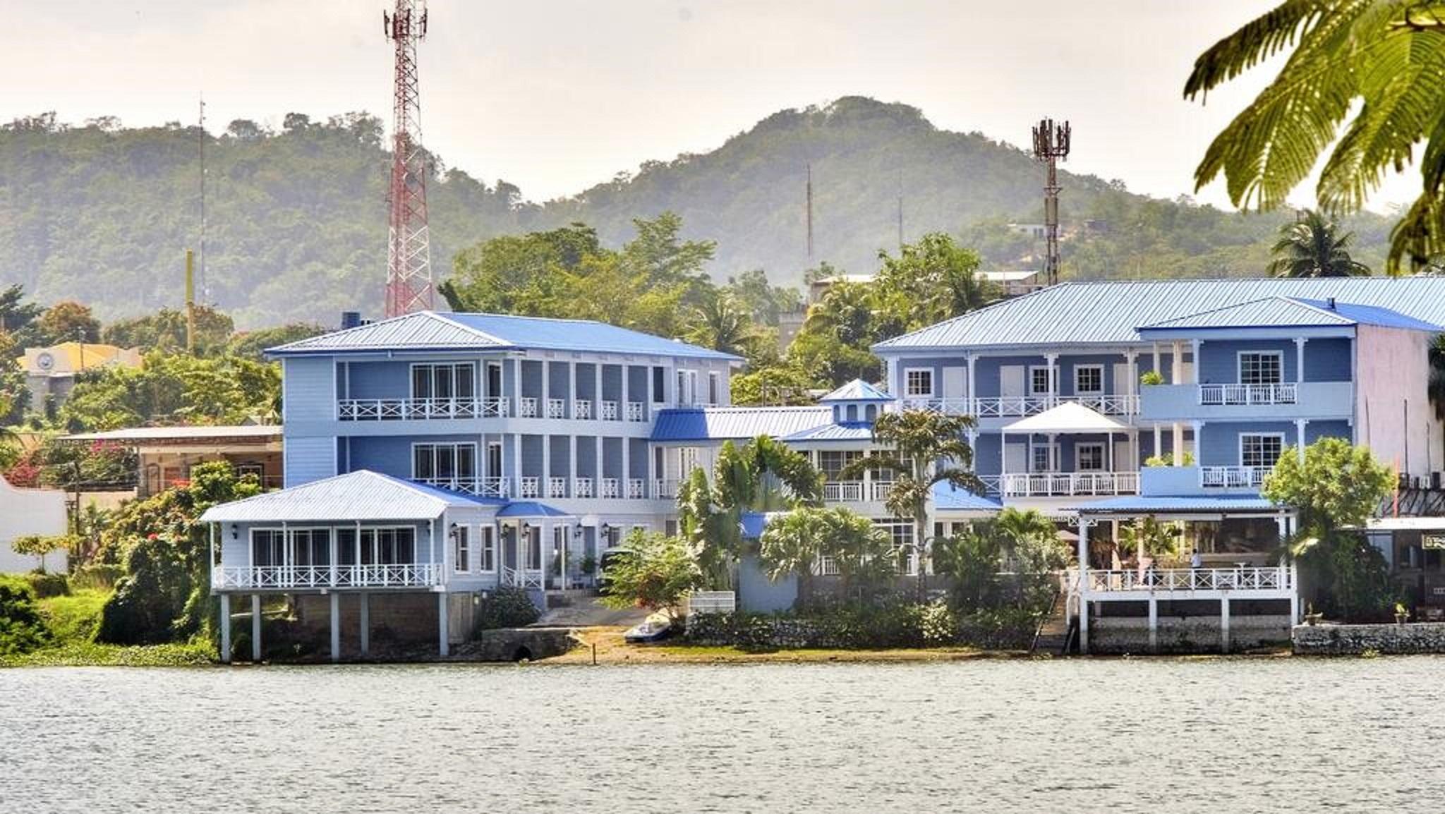 Hotel Casona Del Lago Flores Exteriör bild
