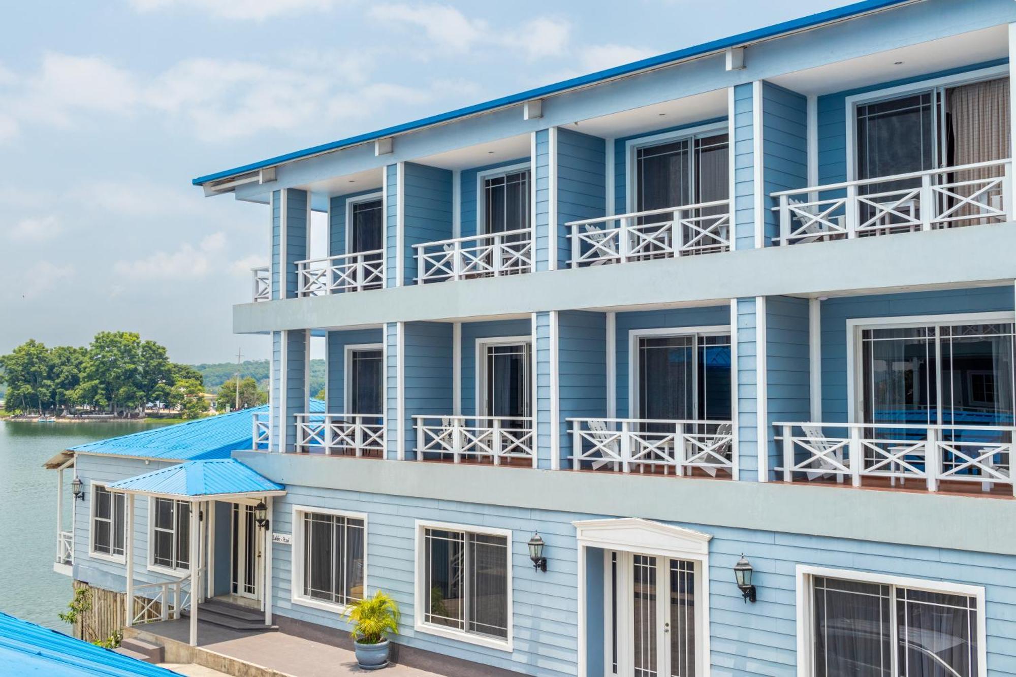 Hotel Casona Del Lago Flores Exteriör bild
