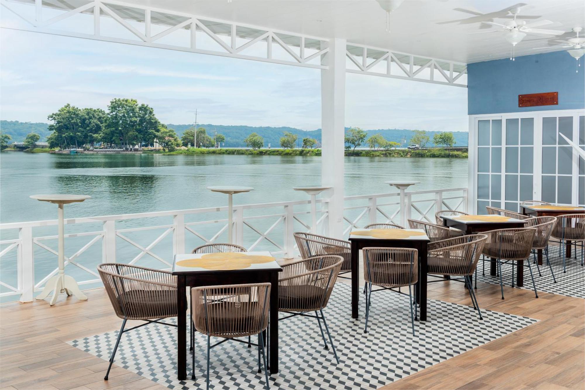 Hotel Casona Del Lago Flores Exteriör bild
